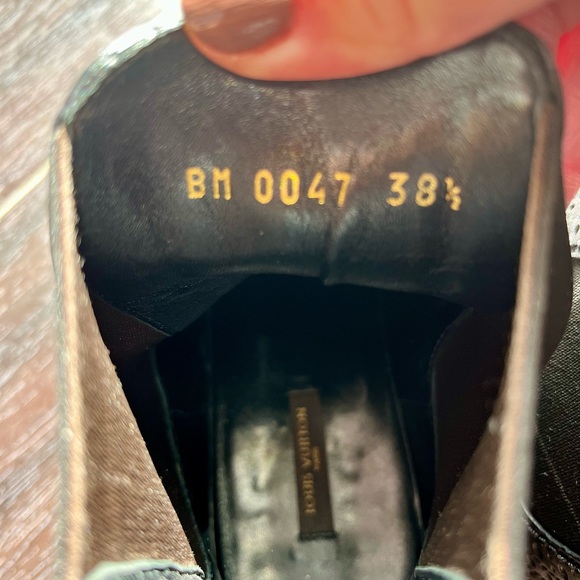 Louis Vuitton Chelsea leather ankle boots size 38.5 - Picture 6 of 8